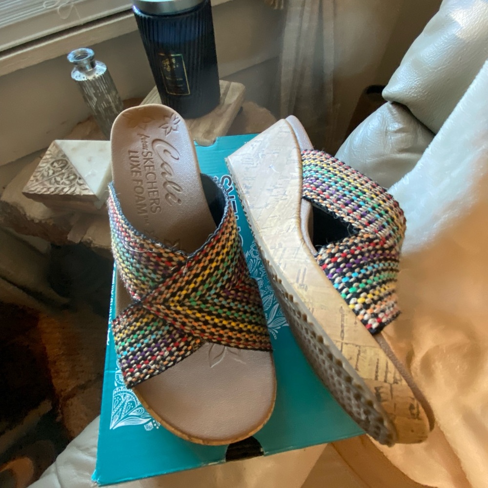 Skechers Red and Pink Wedge Shoes Vibrant Design